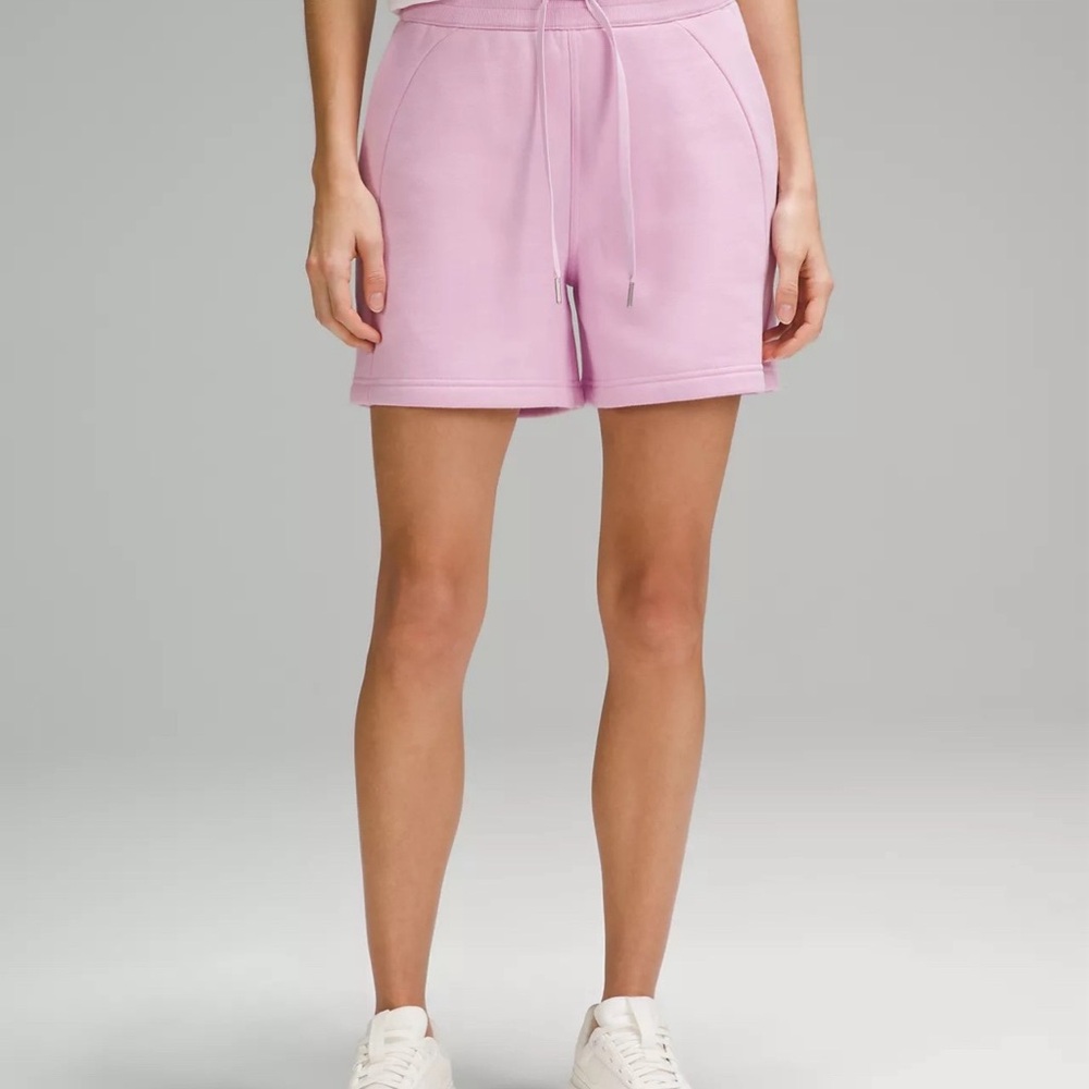 NWT Lululemon Scuba High Rise Short 5" size 4 in Vitapink VITP